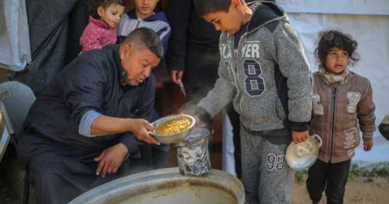 رئيس هيئة دعم فلسطين: الاحتلال يعوق عمل قوافل المساعدات الإنسانية فى غزة