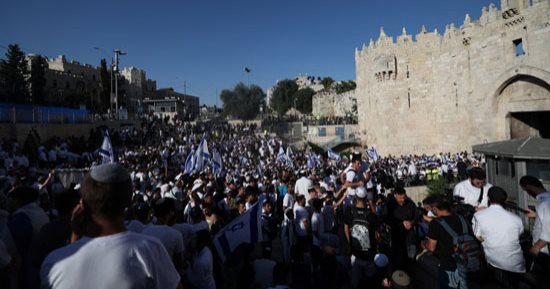 "العليا لشؤون الكنائس فى فلسطين": اعتداء الاحتلال على الحرم الإبراهيمي جريمة تستهدف قدسيته وتاريخه