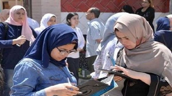 الثانوية العامة المنيا  2024.. الطلاب: الامتحان يحتاج وقت أطول ويحتوي أسئلة صعبة