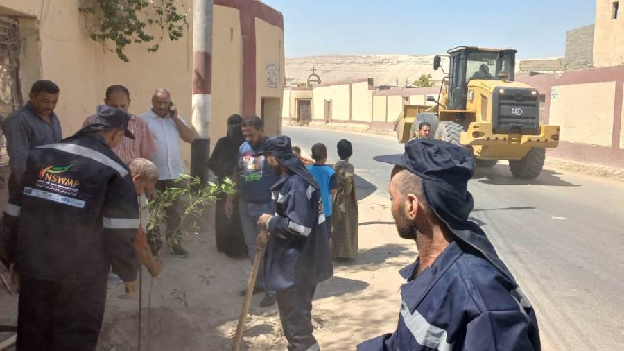 تشجير ونظافة مسار رحلة العائلة المقدسة بمركز أسيوط تزامنا مع احتفالات مولد العذراء بدرنكة