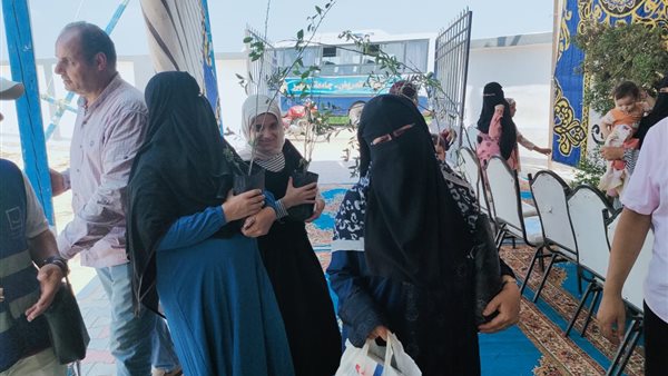 ضمن قافلة تنموية لجامعة دمنهور.. زراعة 150 شتلة من الأشجار المثمرة بحوش عيسى