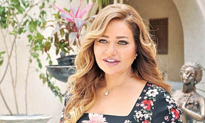 ليلى علوي تجسد شخصية أم متسلطة في فيلم “آل شنب”