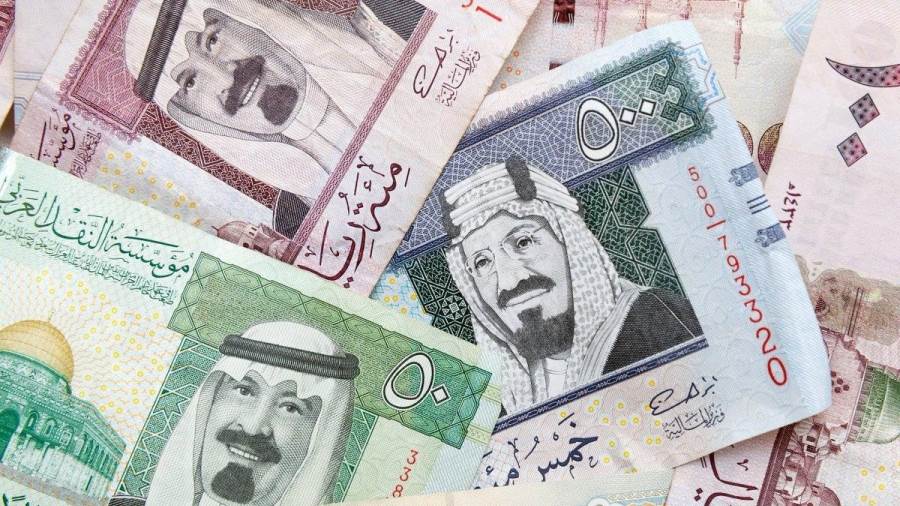 عاجل| سعر الدينار الكويتي والريال السعودي والدرهم الإماراتي.. اليوم الخميس